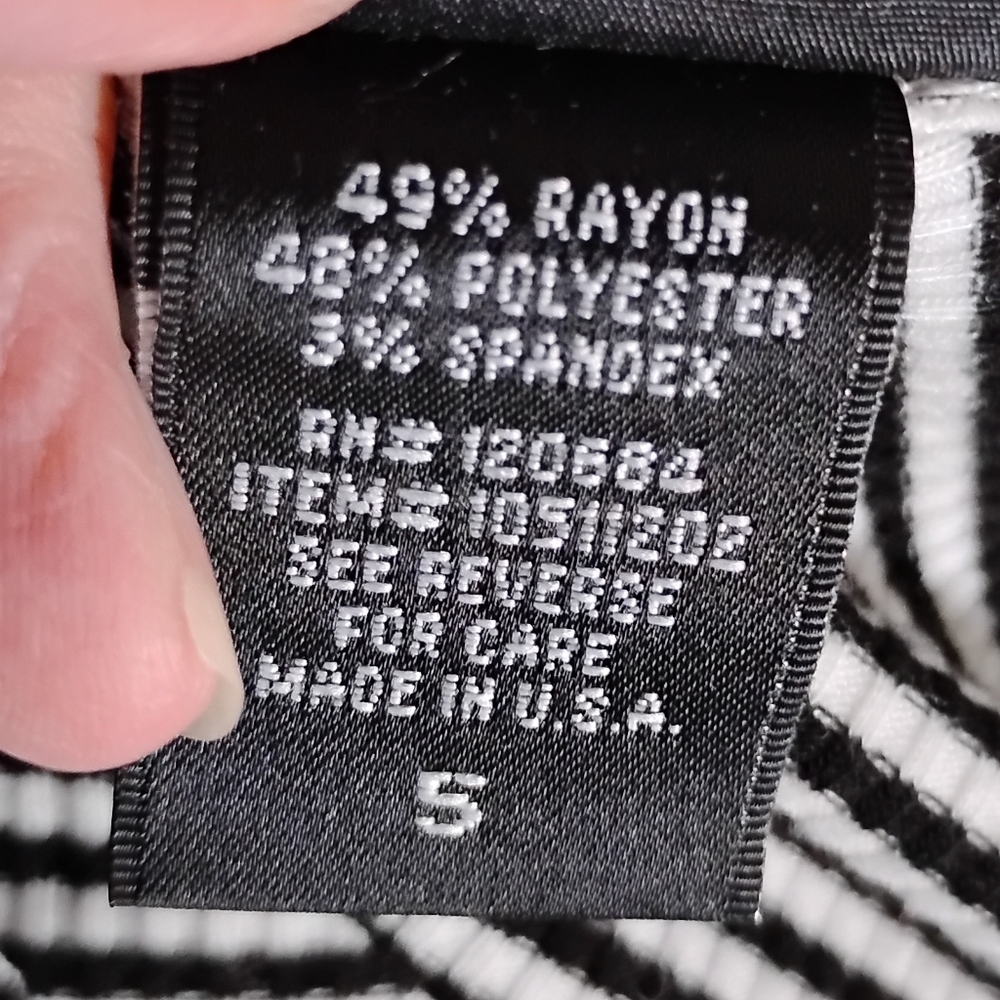 Torrid Striped Ribbed Knit Top - Picture 9 of 11